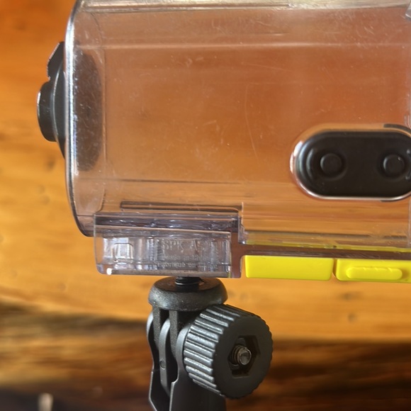 Sony action can waterproof case and mount - Picture 7 of 7